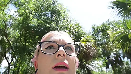 Bts Naturspaziergang und Masturbation auf dem Trail