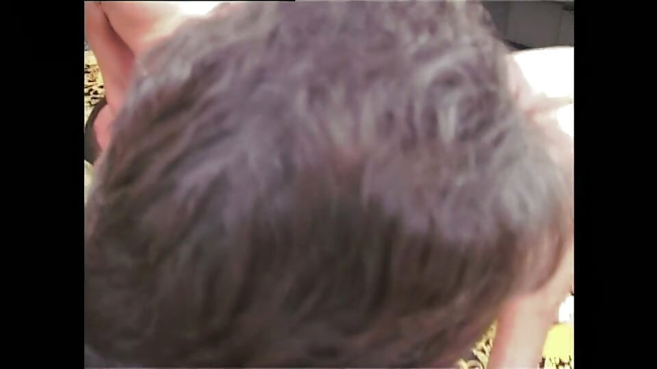 斯基基指挥詹妮弗, 让她从肛门口中接手