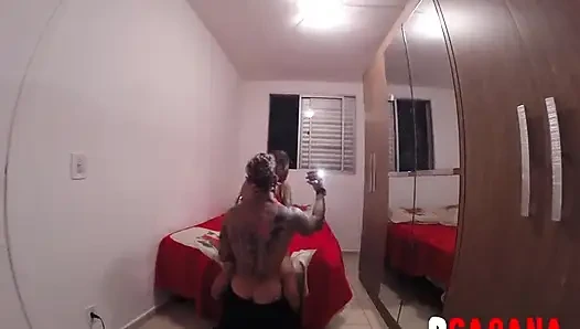 Güzel Zayıf Genç Kız Yetenekli Dövme Sanatçısıyla Yakalandı
