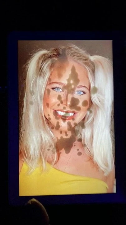 College babe Daisy Farhm Cum Tribute