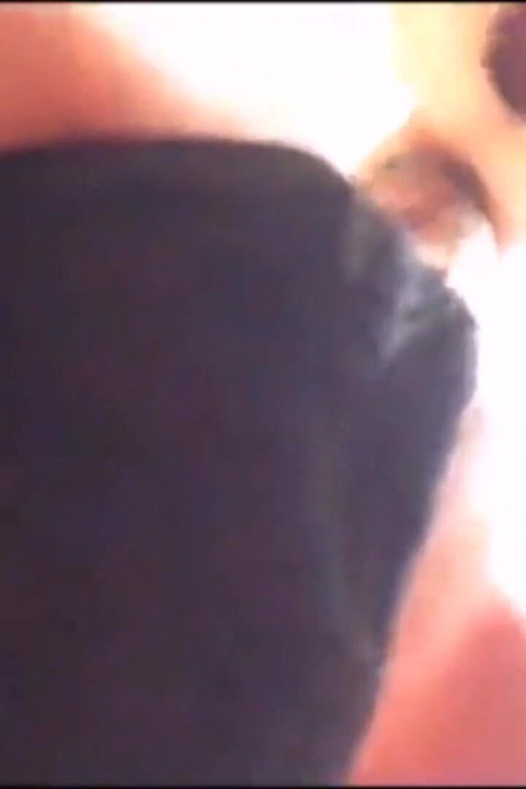 สาวยุโรปที่รักการดูดและเย็ดสวมรูปแบบเสือดาวสีม่วง babydoll และกางเกงในลูกไม้ผ้าฝ้ายสีดํา