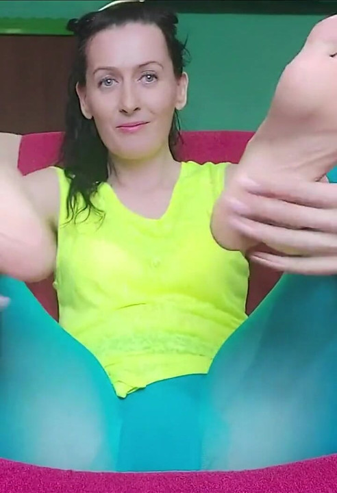 Foot Fetish, Feet Fetish, Leggings Fetish, MILF Fetish - I'm Your Fetish - Ginnagg