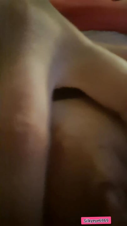 玩弄我的小穴 roku 樂趣