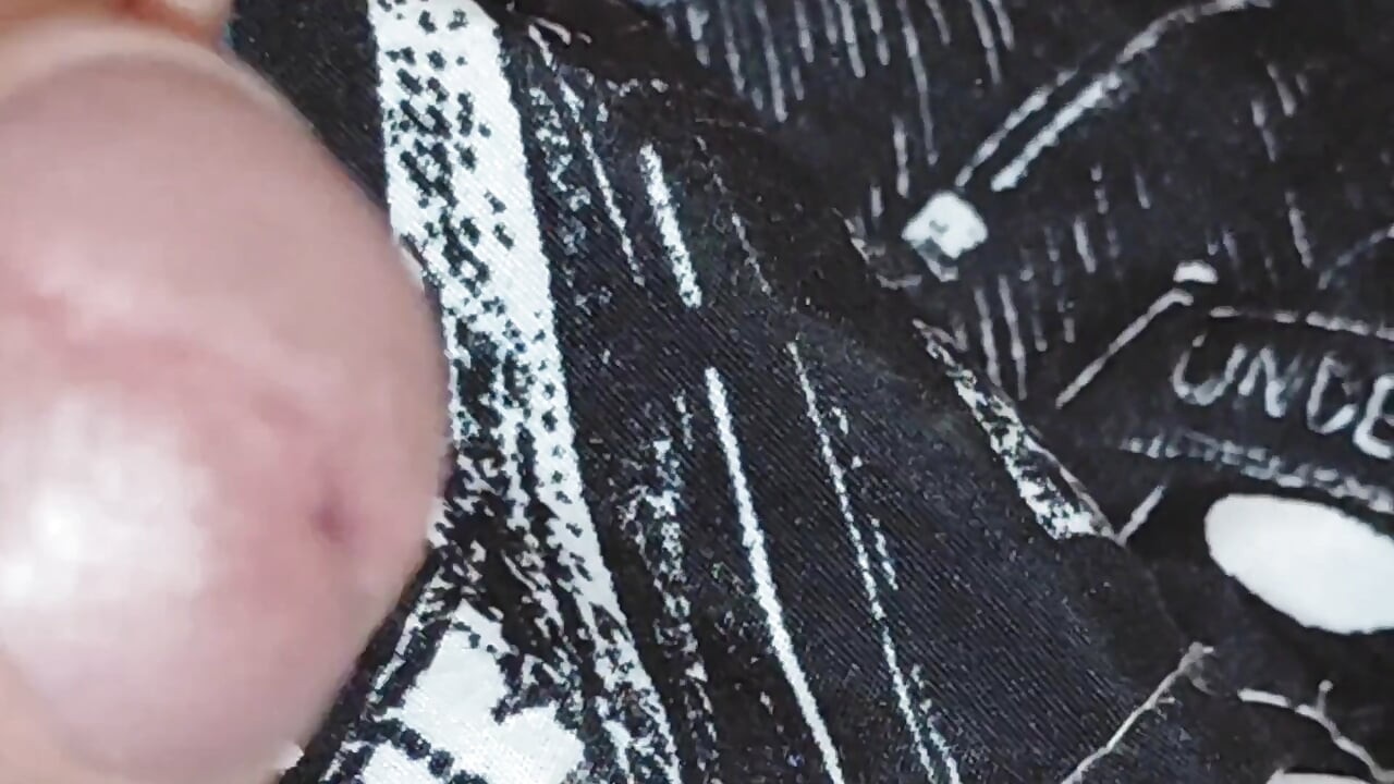 スーパーダディの膨らんだ穴は欲情で脈打っていた。