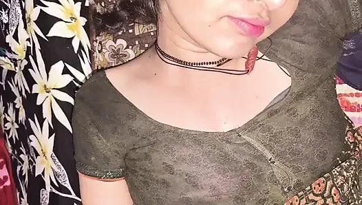 DESI STIEFSCHWEIN HARDCORE-FICK MIT IHREM STIEFBRUER, ALS SIE ZU HAUSE WAREN, KOMPLETTER FILM (HINDI AUDIO)