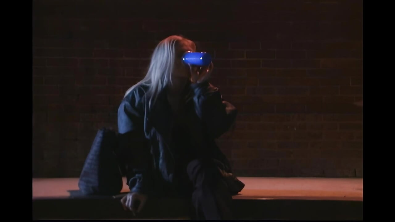 Pyari gand sakht mard se pyar karti hai