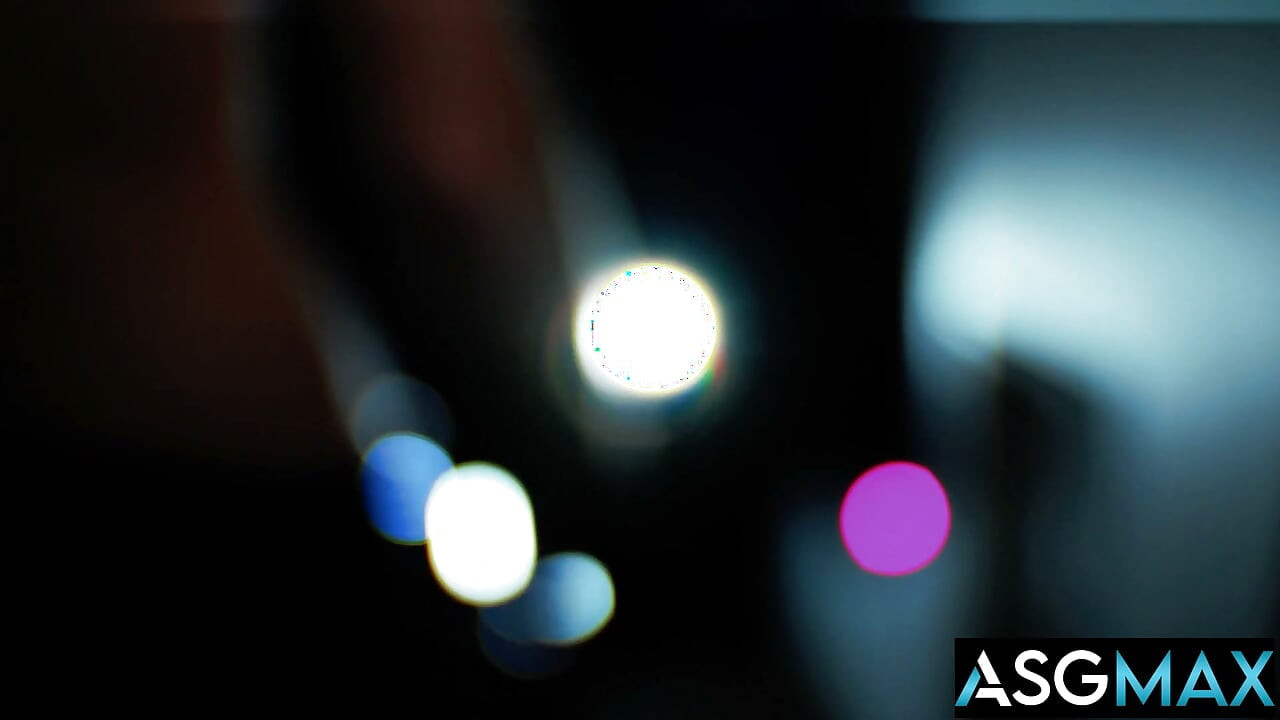 DISRUPTIVE FILMS - Adversários de MMA fodem-se no cu no balneário depois do combate