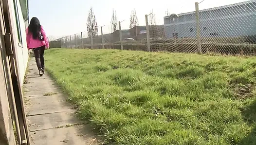 Cewek-cewek hot suka nyepong kontol dan dicrot sperma - DVD