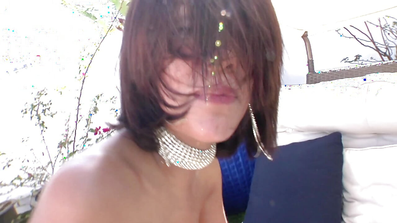 Glorious teen gets her pussy devastated outdoors