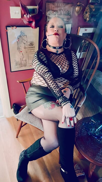 A Glimpse Of My Pussy Lips As Tina Snua Smokes A Cigarette In Boots - Smoking Goth Slut