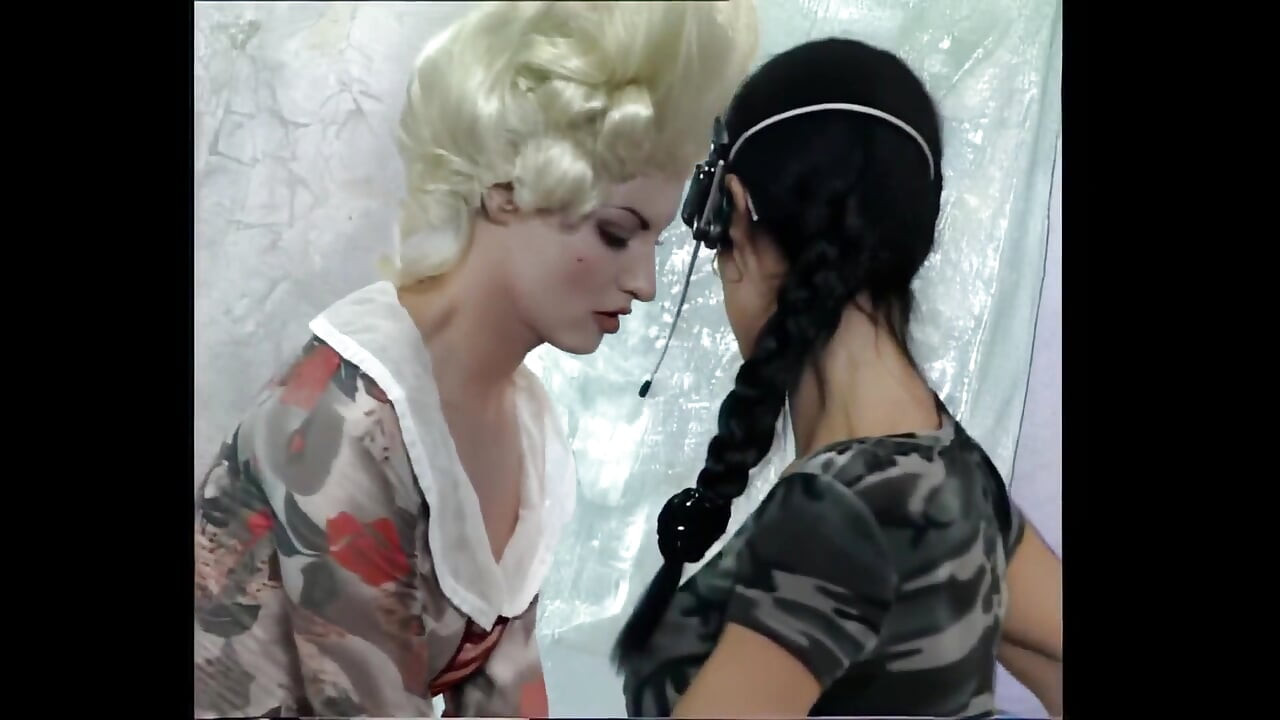 La Venere Bianca Kayıp Bir Dünyada Lezbiyen