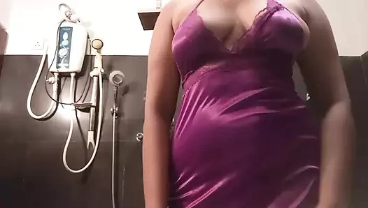 WhatsApp Video of Sri Lankan Actress Anne in Colombo big sexy Boobs show...