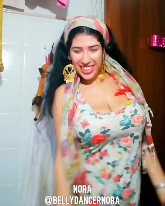 belly dancer sexy