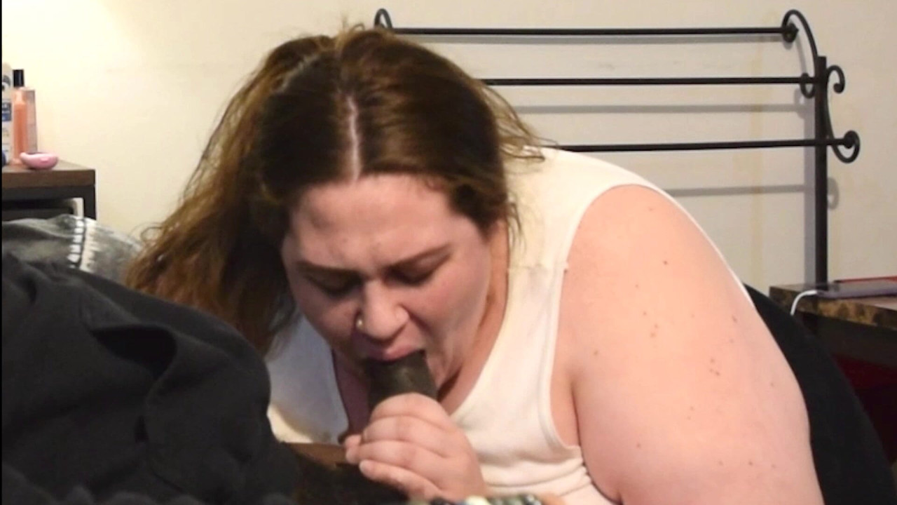 100% real BBW Sucking her step brothers dick