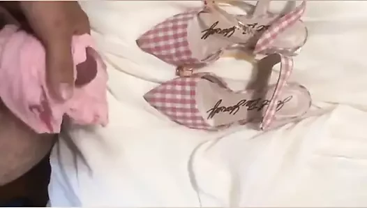 Döl ayakkabısı kıyafetlere boşalıyor 2