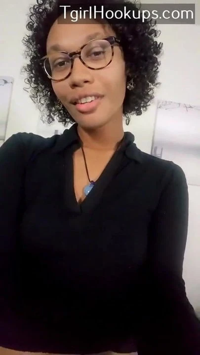 Sexy Shemale Selfie XXX Jerking whore
