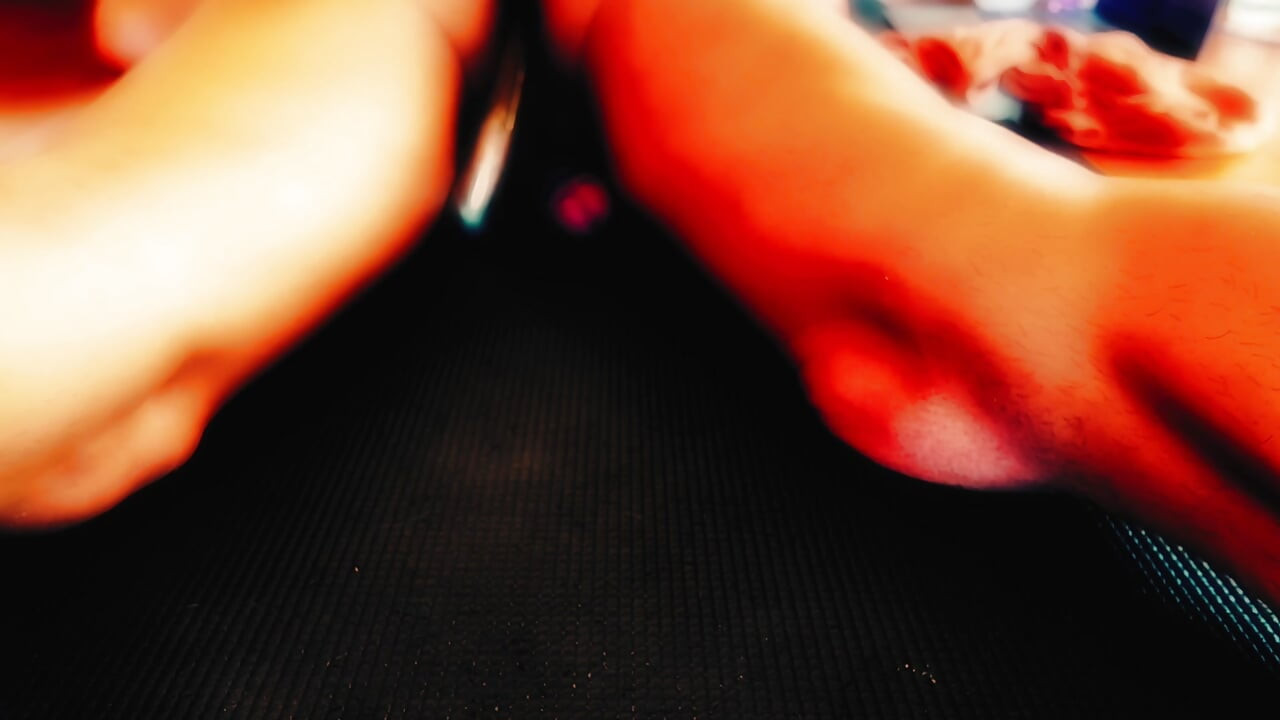 ASMR 与耳语和喘气重合...一个炎热的女性本能不停歇的夜晚，一次又一次地下降到高潮