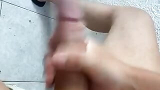 Handjob for the neighborhood in the Garden