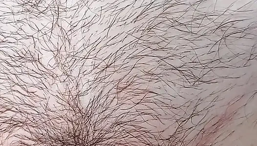 пальцами на автостоянке с молоком