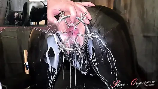 Sürtük-orgasma celeste siyah lateks amcık esnetiyor - at gibi yarak sikiliyor ve sidik orgazmı