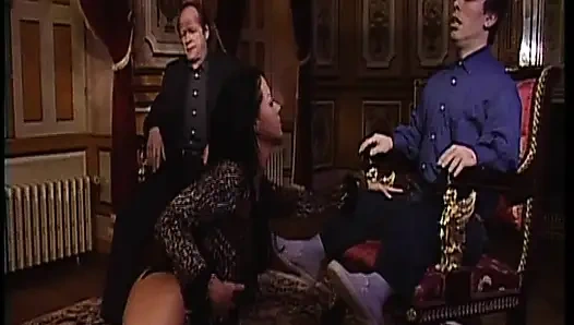 Doğal saçlı sarışın Alman nostaljik anal sikiliyor