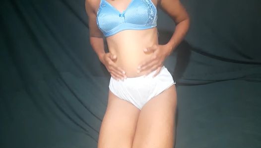 Sri Lanka - linda menina azul com sutiã na masturbação