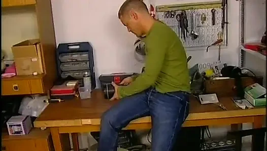 Anal granny gets sprayed in the mouth