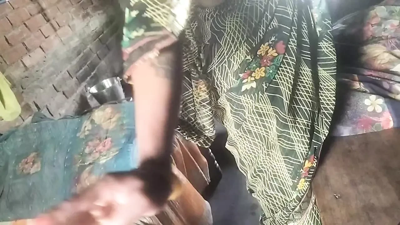 Деревенская девушка, вирусные ММС, первая ведео