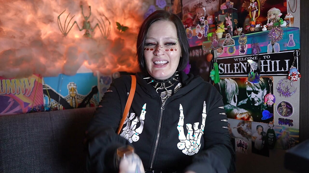 Η Dani σου κάνει ωραίο Edging πριν από πάρτι Halloween POV