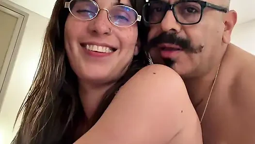 Cam Dildoyla Oynuyor