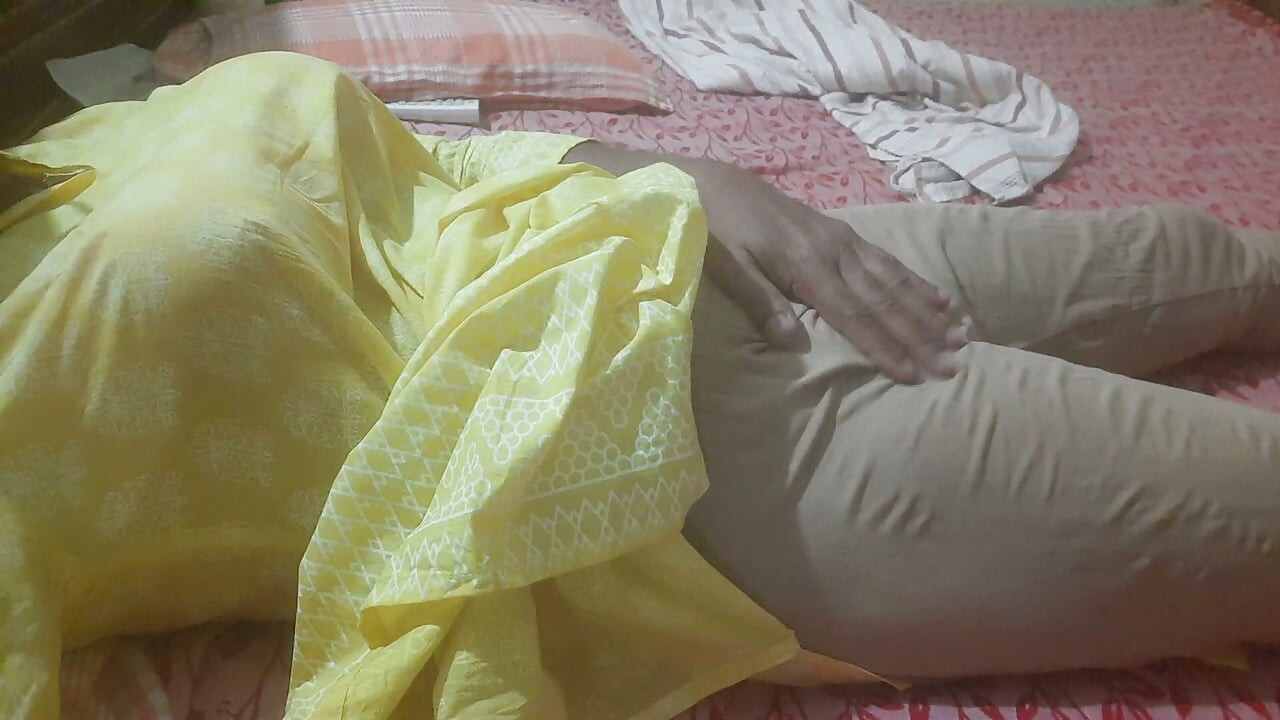 Shemale tetek besar gosok pepek tamil