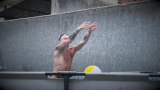 Три Мужика Поимели Секси Подружку После Вечеринки У Бассейна - Она Обожает Когда По Ее Лицу Стекает Конча