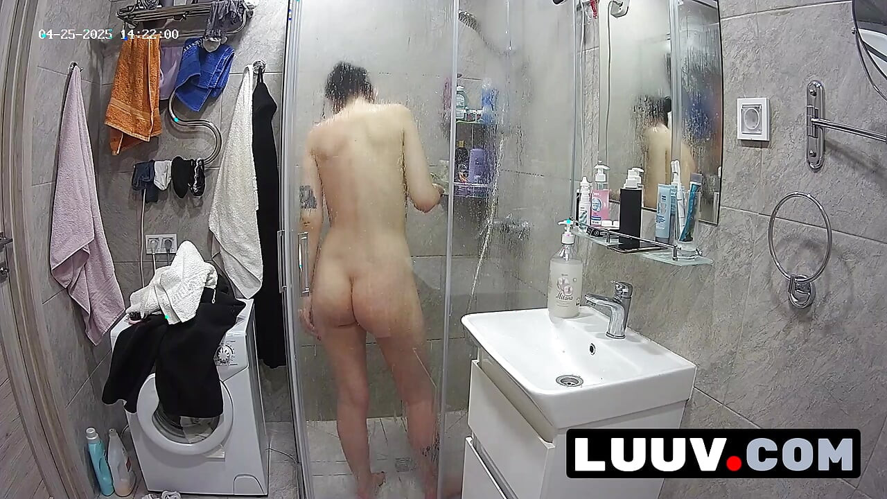 LUUV. A tattooed girl accidentally streams her shower to her followers