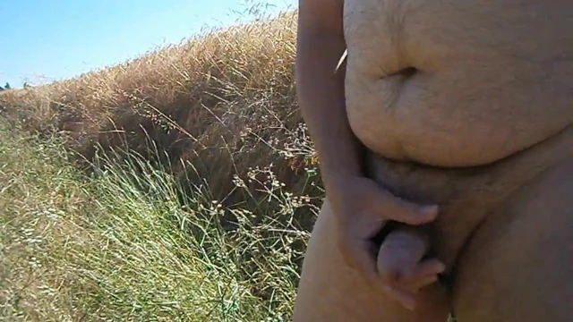 naked in the field masturbating - paja en el campo