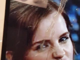 Emma Watson zły hołd twarzy