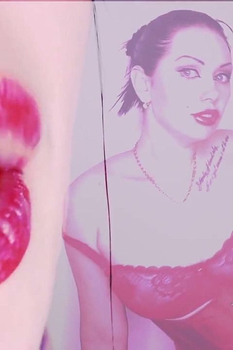 Zrzavá lesklá fantazie nad mými okouzlujícími rty a mým sexy tělem