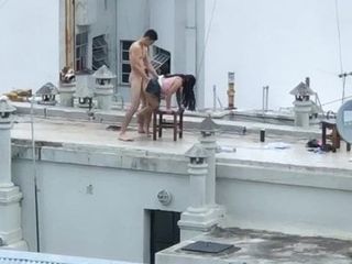 Fodendo a ulher no terraco трахає свою дружину на терасі