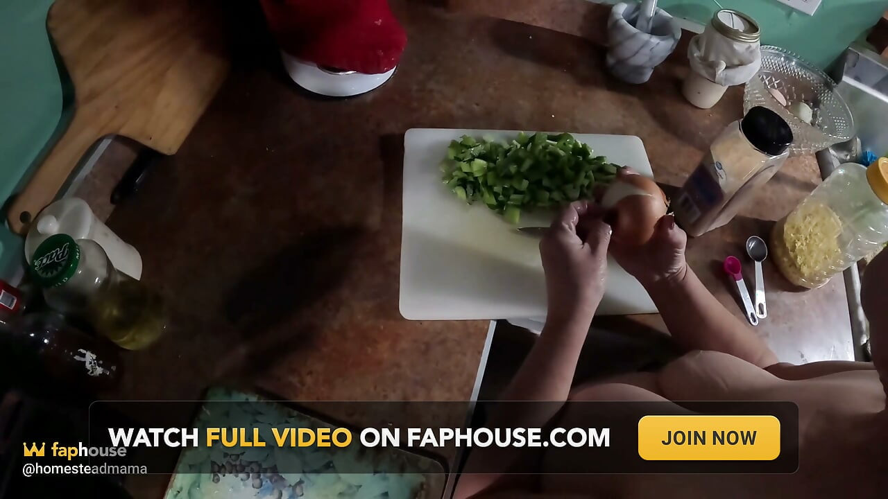 Cheryl Cooks Tofu Scramble
