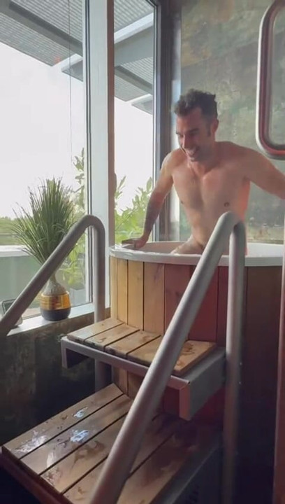 Sauna then a Cold Bath uuuh baby
