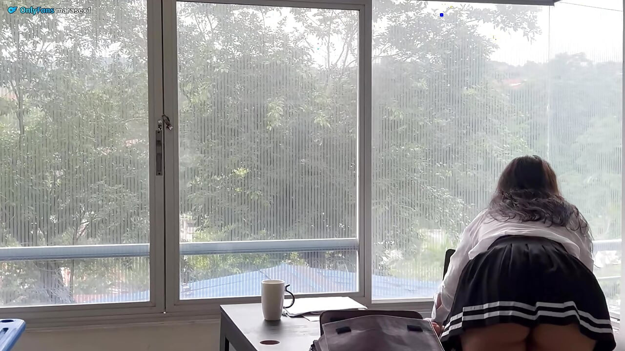 ELEV SIN LÄRARE I KLASSRUMMET! ANEKDOT? JAG MIN LÄRARE MARA!
