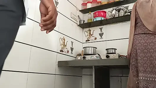 Rasoi mein bhabhi ji ke sath masti