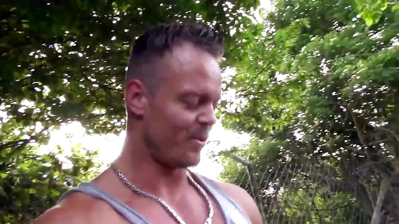 Pretty stranger fucks two guys outdoor