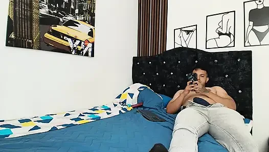 "Pada hari aku mengakhiri hubungan yang bahkan bukan milikku 😭"