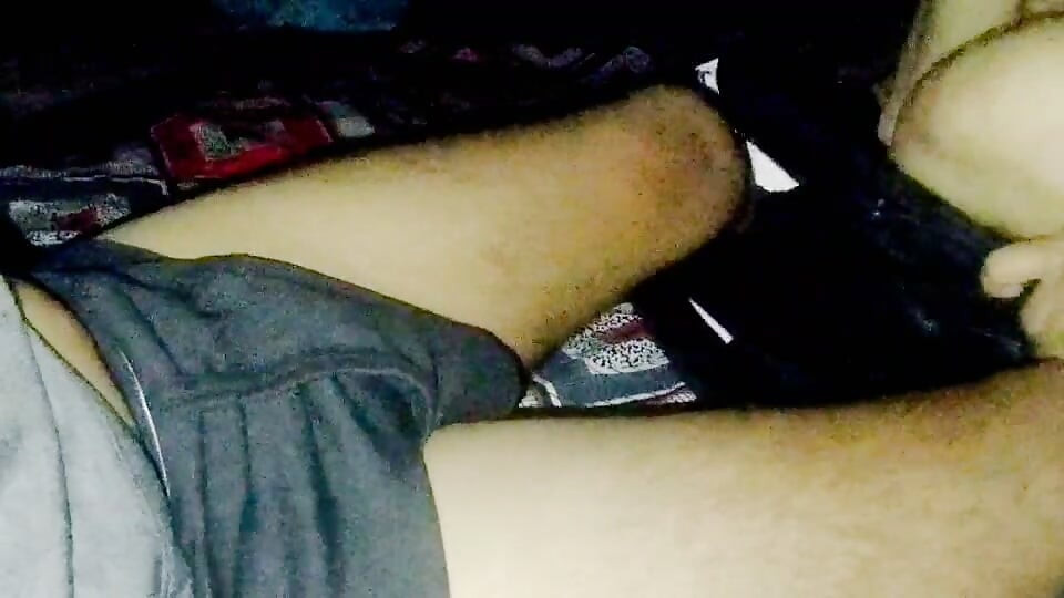 Atât de sexy îmi suge curul