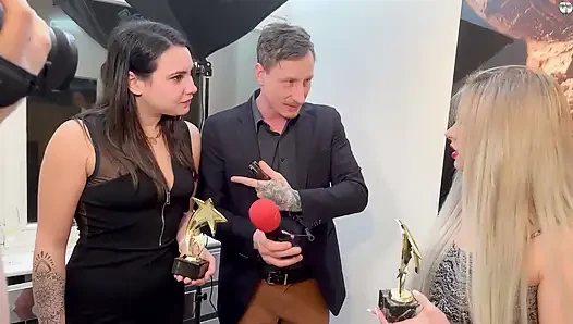 Ödül töreninden sonra Jenny Stella için zor bir şey