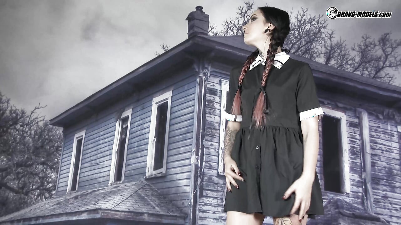430 - Sharlotte Thorne