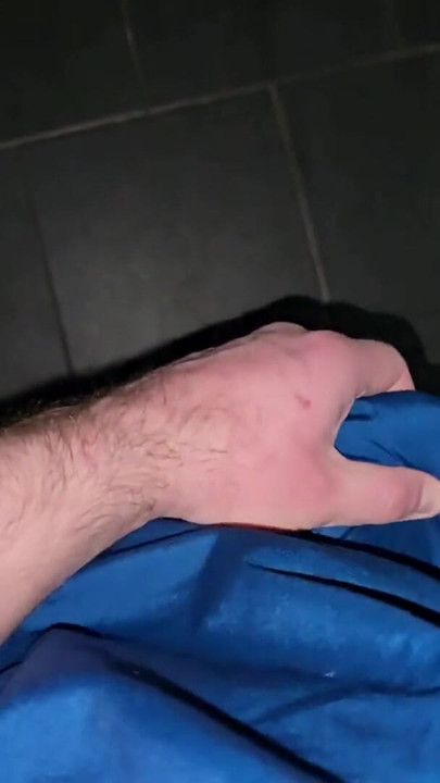 जर्मन डॉक्टर शौचालय में घुसता है और उसके रहस्य को झटका देता है - Phantomgentx । क्लिप 2