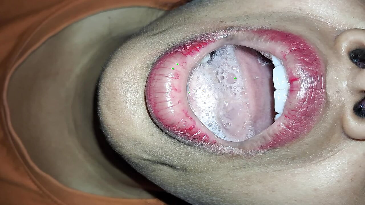 Sólo uno parecido. Tendrás que tomar mi pene en la boca. y también tendrás que decir liker en tu boca.