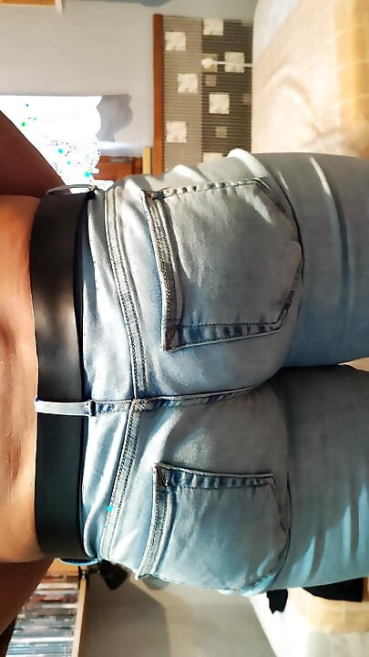 Freddy fuck my fat ass in skinny jeans