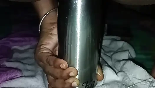 Bhabhi Ne pura botal chut me dal diya